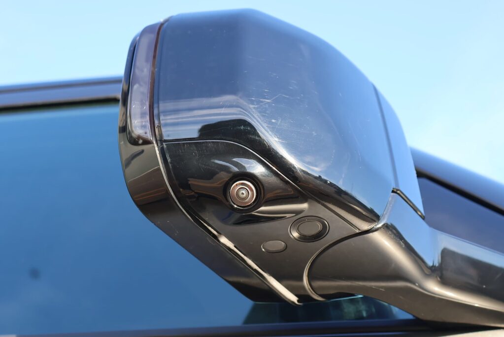 Land Rover Defender 90 X-DYNAMIC SE MHEV STYLED BY SEEKER UK 350 BHP UPGRADE  11