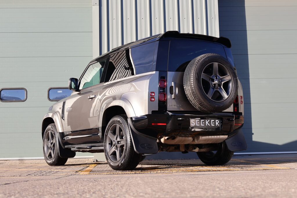 Land Rover Defender 90 X-DYNAMIC SE MHEV STYLED BY SEEKER UK 350 BHP UPGRADE  9