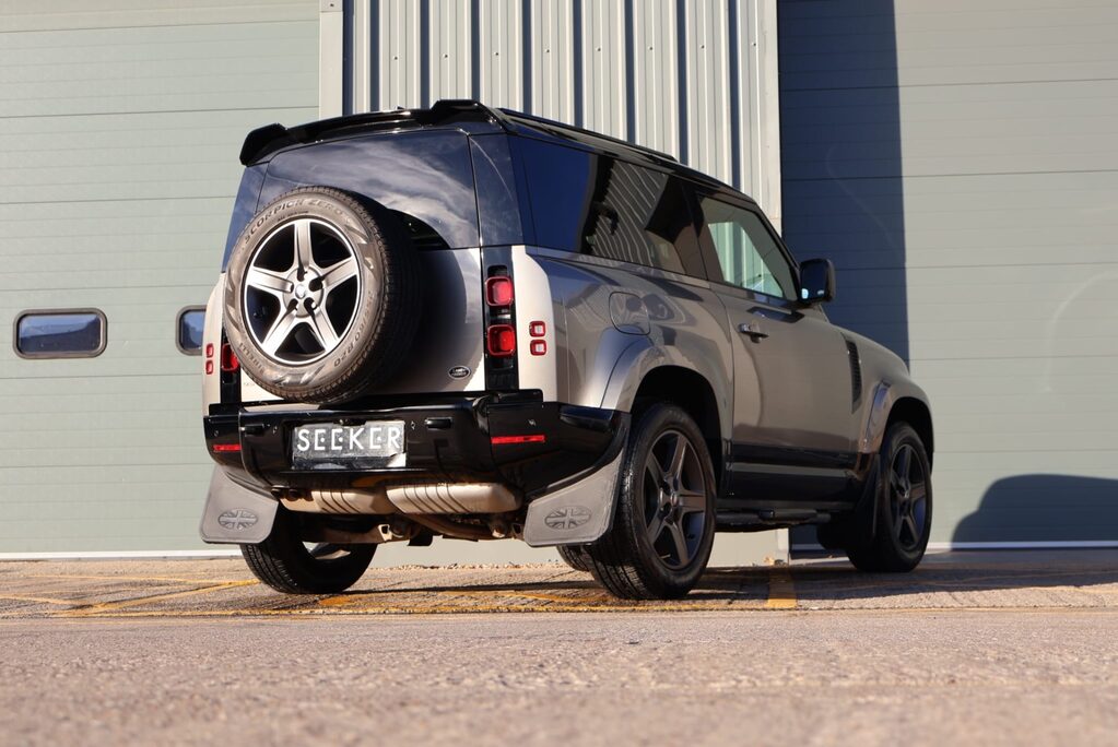 Land Rover Defender 90 X-DYNAMIC SE MHEV STYLED BY SEEKER UK 350 BHP UPGRADE  7