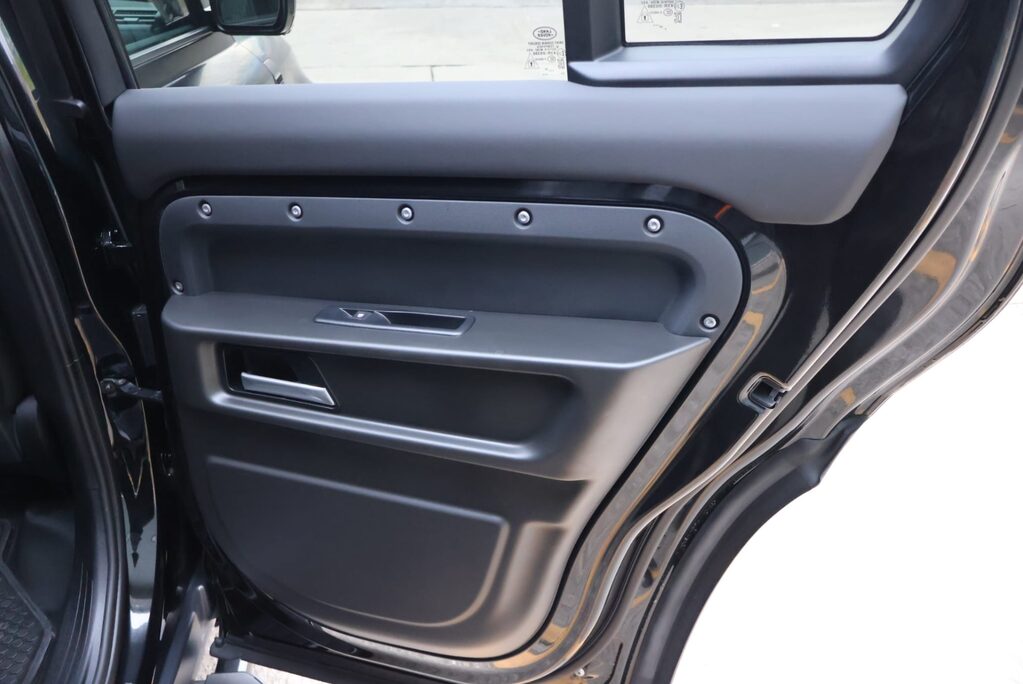 Land Rover Defender 110 2026 Model HARD TOP X-DYNAMIC HSE styled by seeker Rear seats  26