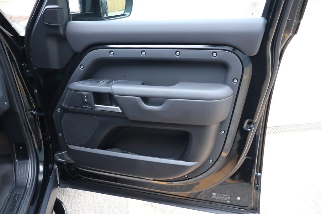 Land Rover Defender 110 2026 Model HARD TOP X-DYNAMIC HSE styled by seeker Rear seats  30
