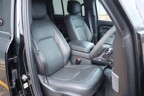 Land Rover Defender 110 P525 V8 Urban Edition  17