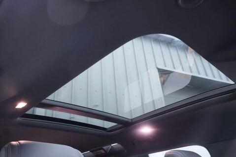 Land Rover Defender 110 P525 V8 Urban Edition  26