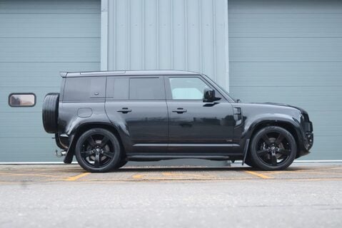 Land Rover Defender 110 P525 V8 Urban Edition  8