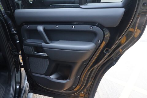 Land Rover Defender 110 P525 V8 Urban Edition  24