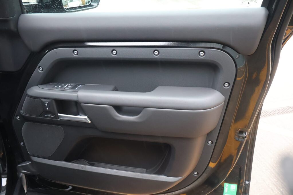 Land Rover Defender 110 HARD TOP X-DYNAMIC D350 HSE 500 TOUR EDITION  ASK ABOUT REAR SEATS 22