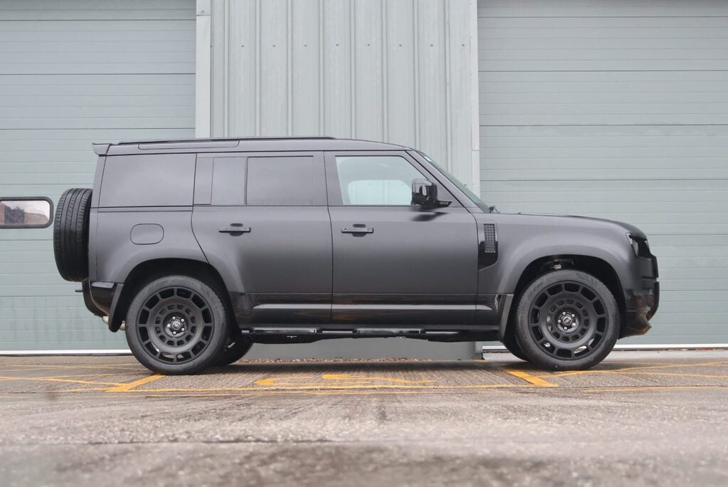 Land Rover Defender 110 HARD TOP X-DYNAMIC D350 HSE 500 TOUR EDITION  ASK ABOUT REAR SEATS 5