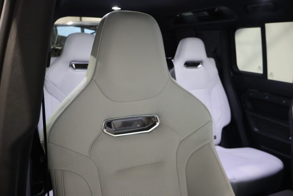 Land Rover Defender 110 2026 110 HARD TOP  HSE 350 FITTED WITH SVR SEAT FRONT AND REAR SEATS 26