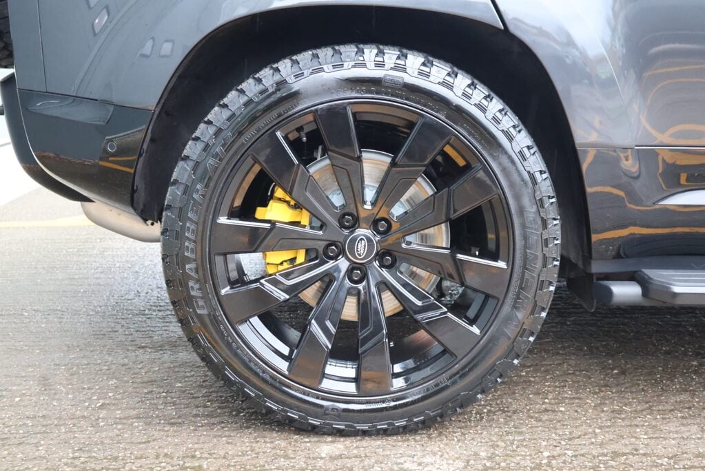 Land Rover Defender 110 2026 110 HARD TOP  HSE 350 FITTED WITH SVR SEAT FRONT AND REAR SEATS 15