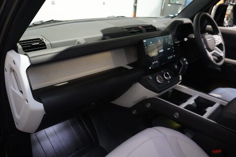 Land Rover Defender 110 2026 110 HARD TOP  HSE 350 FITTED WITH SVR SEAT FRONT AND REAR SEATS 18