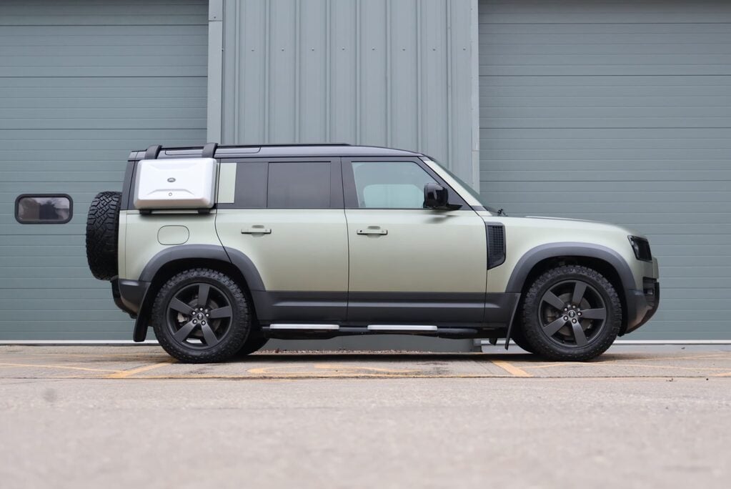Land Rover Defender 110 P300 HSE STYLED BY SEEKER HUGE SPEC LOOKS AMAZING  PRICE MATCH OFFER  11