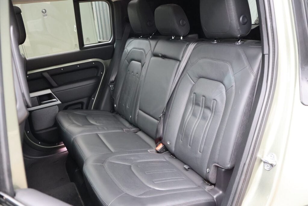Land Rover Defender 110 P300 HSE STYLED BY SEEKER HUGE SPEC LOOKS AMAZING  PRICE MATCH OFFER  27
