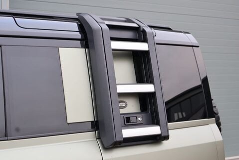Land Rover Defender 110 P300 HSE STYLED BY SEEKER HUGE SPEC LOOKS AMAZING  PRICE MATCH OFFER  31