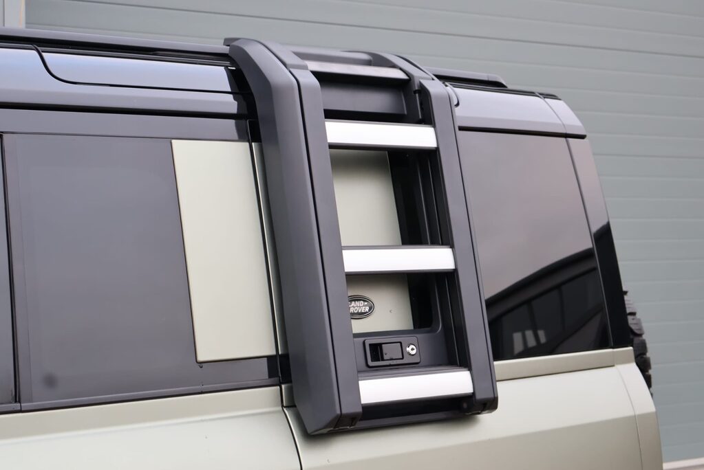 Land Rover Defender 110 P300 HSE STYLED BY SEEKER HUGE SPEC LOOKS AMAZING  PRICE MATCH OFFER  31