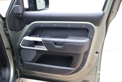 Land Rover Defender 110 P300 HSE STYLED BY SEEKER HUGE SPEC LOOKS AMAZING  PRICE MATCH OFFER  10