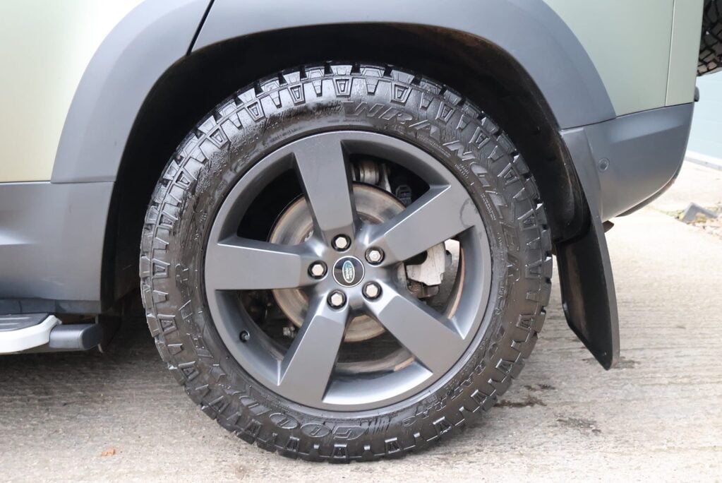 Land Rover Defender 110 P300 HSE STYLED BY SEEKER HUGE SPEC LOOKS AMAZING  PRICE MATCH OFFER  12