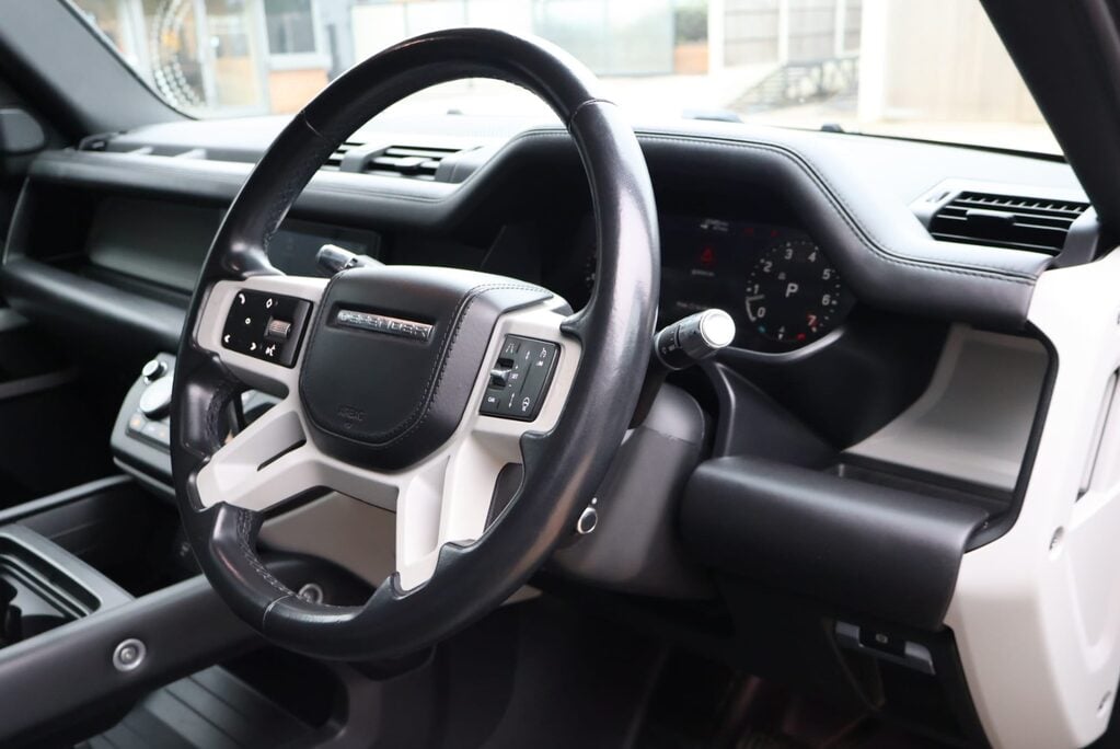 Land Rover Defender 110 P300 HSE STYLED BY SEEKER HUGE SPEC LOOKS AMAZING  PRICE MATCH OFFER  15
