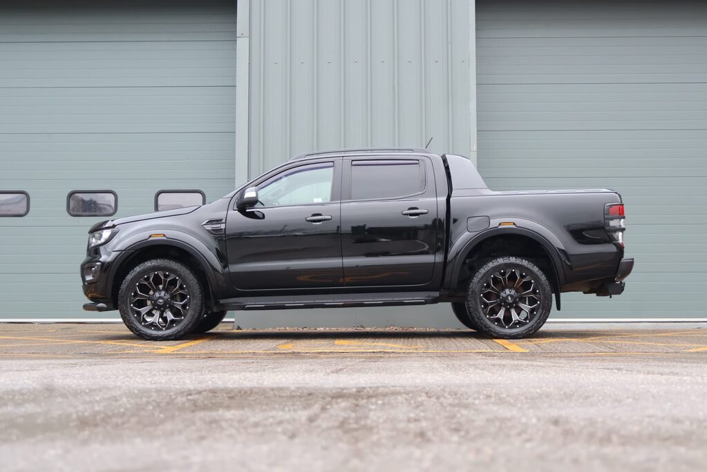 Ford Ranger WILDTRAK TDCI RARE  3.2 T8 wildtrack. Super low miles with styling  11