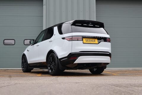 Land Rover Discovery R-DYNAMIC SE MHEV In RARE PEARL WHITE BLACK ROOF AND REAR SEATS  LOW MILES  9