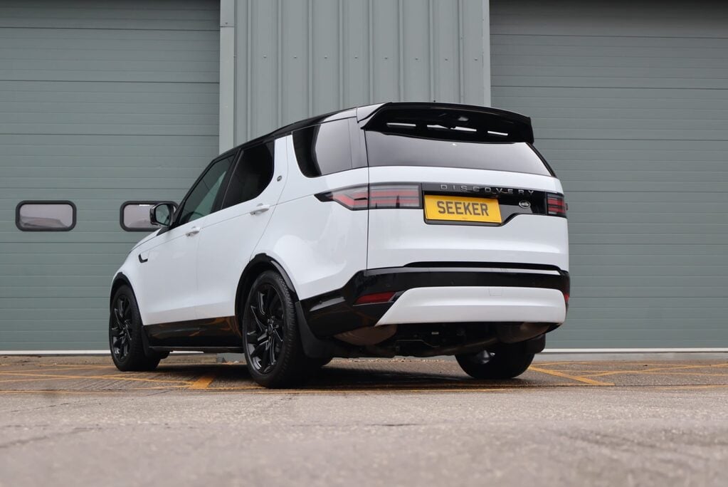 Land Rover Discovery R-DYNAMIC SE MHEV In RARE PEARL WHITE BLACK ROOF AND REAR SEATS  LOW MILES  9