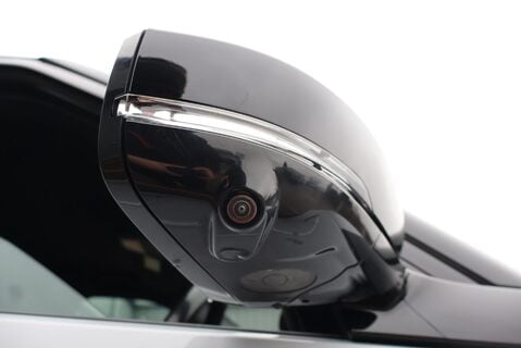 Land Rover Discovery R-DYNAMIC SE MHEV In RARE PEARL WHITE BLACK ROOF AND REAR SEATS  LOW MILES  21