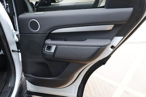 Land Rover Discovery R-DYNAMIC SE MHEV In RARE PEARL WHITE BLACK ROOF AND REAR SEATS  LOW MILES  12