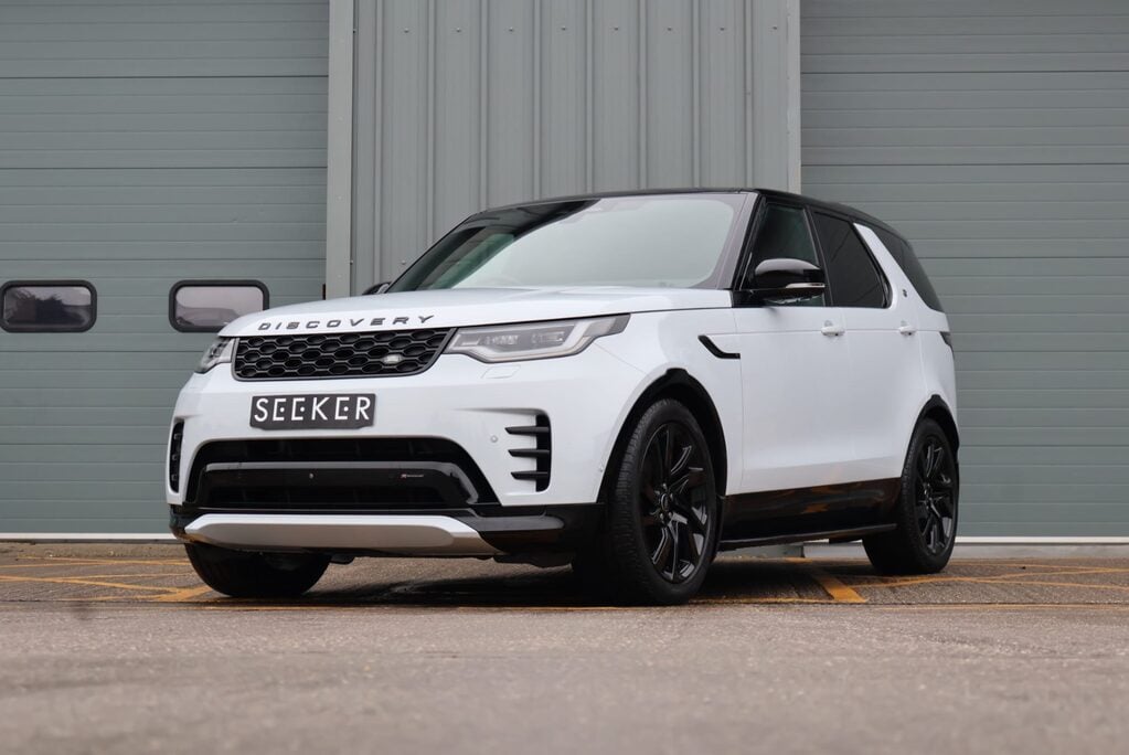 Land Rover Discovery R-DYNAMIC SE MHEV In RARE PEARL WHITE BLACK ROOF AND REAR SEATS  LOW MILES  1