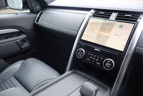 Land Rover Discovery R-DYNAMIC SE MHEV In RARE PEARL WHITE BLACK ROOF AND REAR SEATS  LOW MILES  24