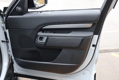 Land Rover Discovery R-DYNAMIC SE MHEV In RARE PEARL WHITE BLACK ROOF AND REAR SEATS  LOW MILES  14