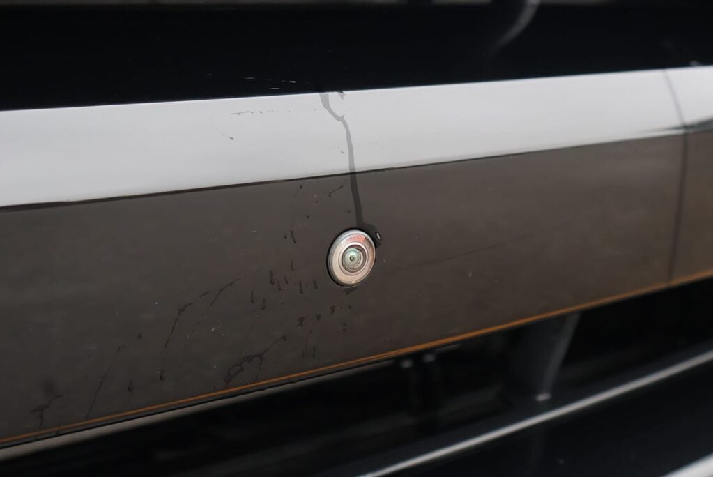 Land Rover Discovery R-DYNAMIC SE MHEV In RARE PEARL WHITE BLACK ROOF AND REAR SEATS  LOW MILES  19