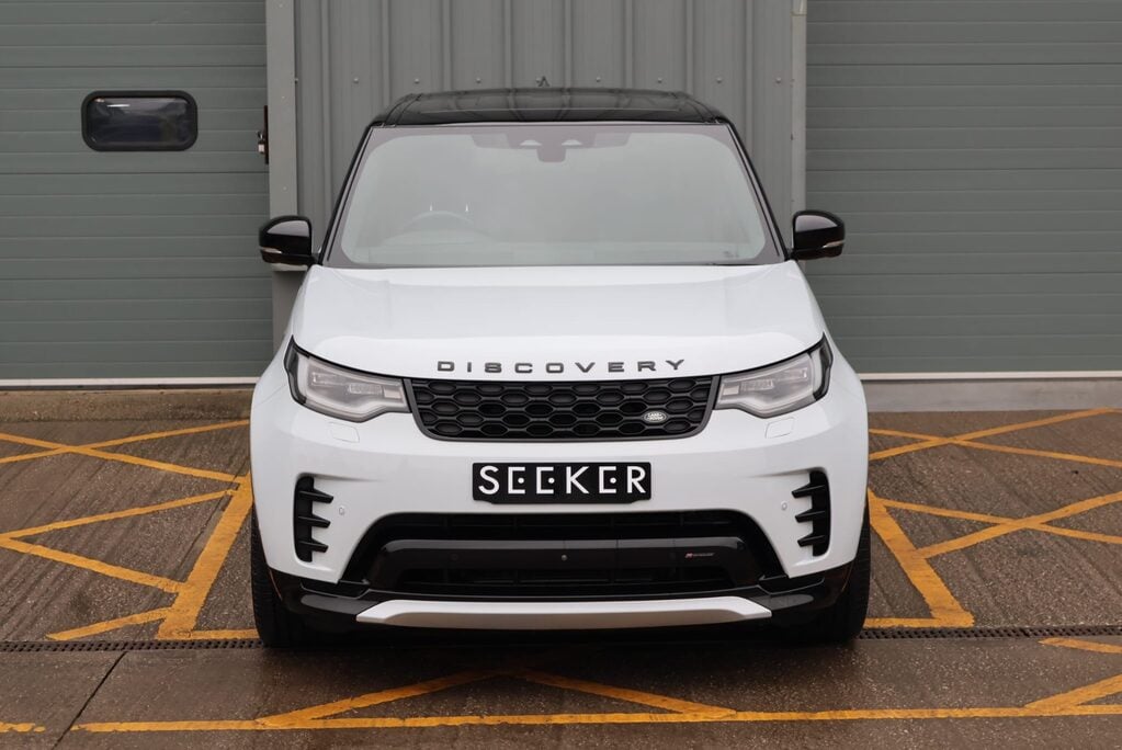 Land Rover Discovery R-DYNAMIC SE MHEV In RARE PEARL WHITE BLACK ROOF AND REAR SEATS  LOW MILES  2
