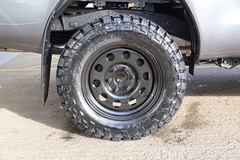 Toyota Hilux ACTIVE 4WD D-4D ECB King cab Commercial styled by Seeker Uk 14