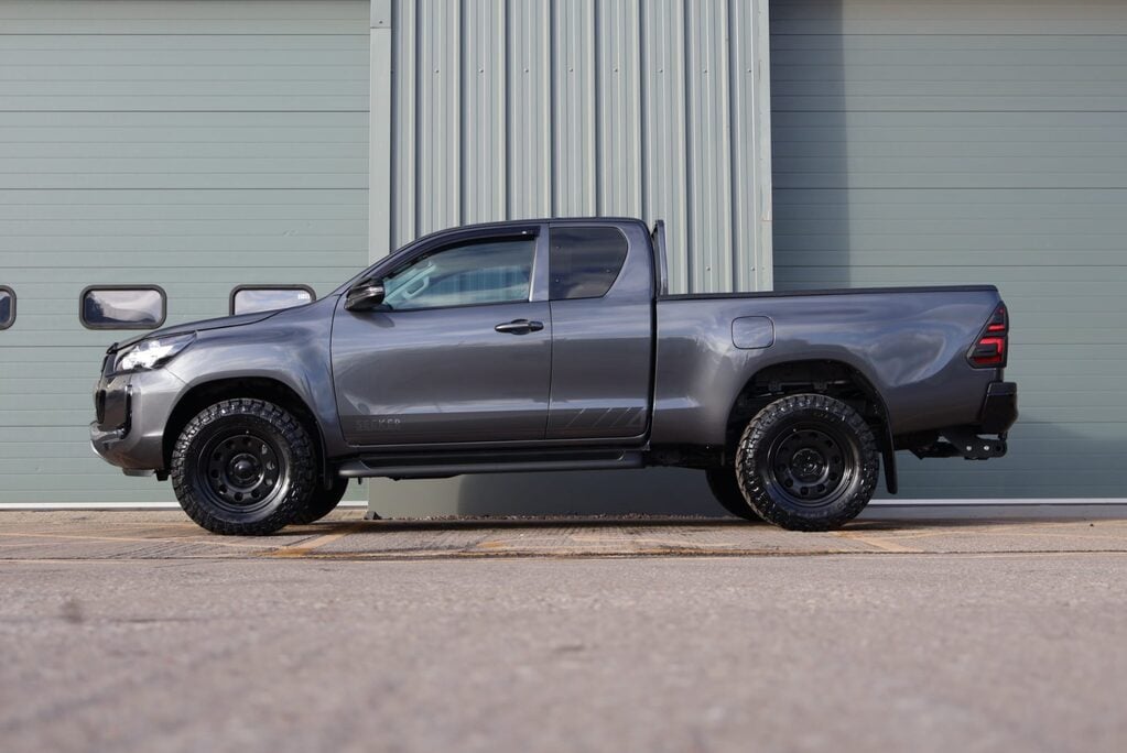 Toyota Hilux ACTIVE 4WD D-4D ECB King cab Commercial styled by Seeker Uk 7