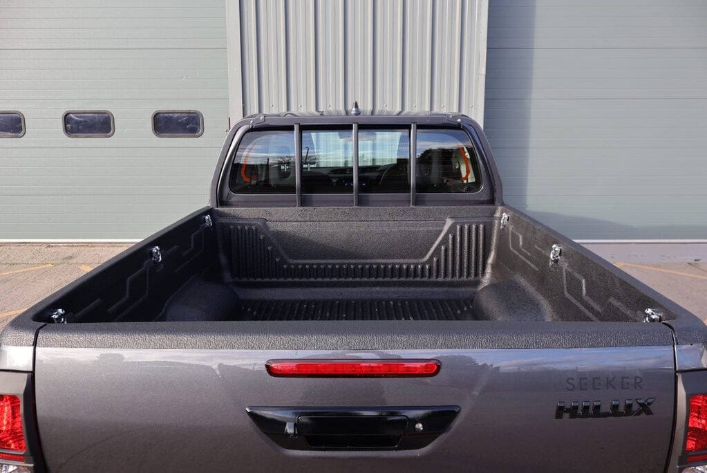 Toyota Hilux ACTIVE 4WD D-4D ECB King cab Commercial styled by Seeker Uk 11