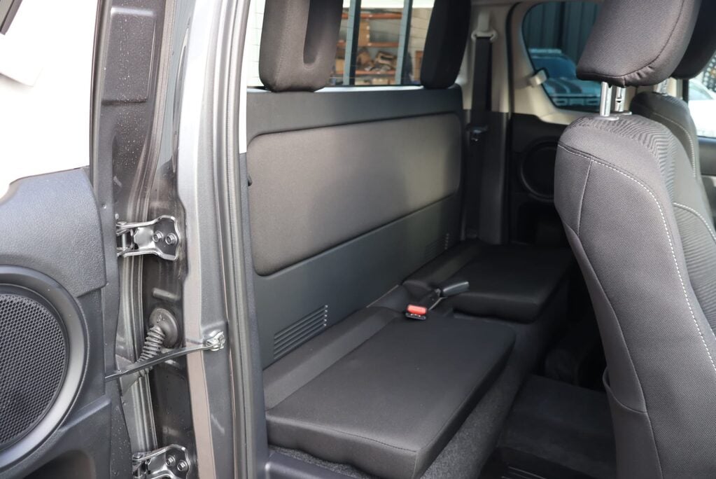 Toyota Hilux ACTIVE 4WD D-4D ECB King cab Commercial styled by Seeker Uk 18