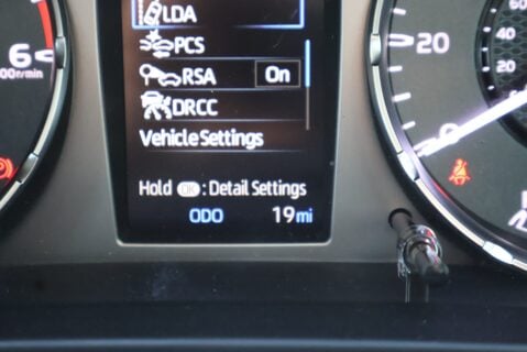 Toyota Hilux ACTIVE 4WD D-4D ECB King cab Commercial styled by Seeker Uk 21