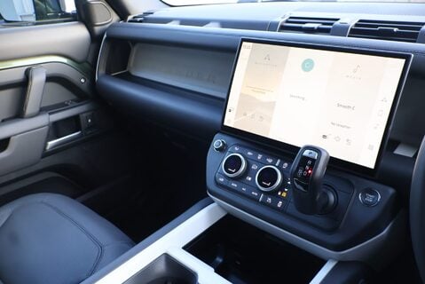 Land Rover Defender 110 75 reg   HARD TOP X-DYNAMIC 350 HSE seeker styled genuine rear seat fitted 23