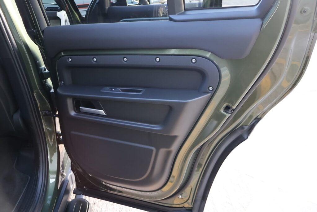 Land Rover Defender 110 75 reg   HARD TOP X-DYNAMIC 350 HSE seeker styled genuine rear seat fitted 18