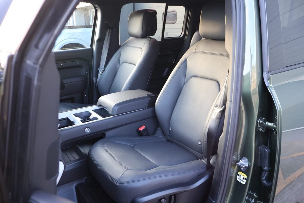 Land Rover Defender 110 75 reg   HARD TOP X-DYNAMIC 350 HSE seeker styled genuine rear seat fitted 19