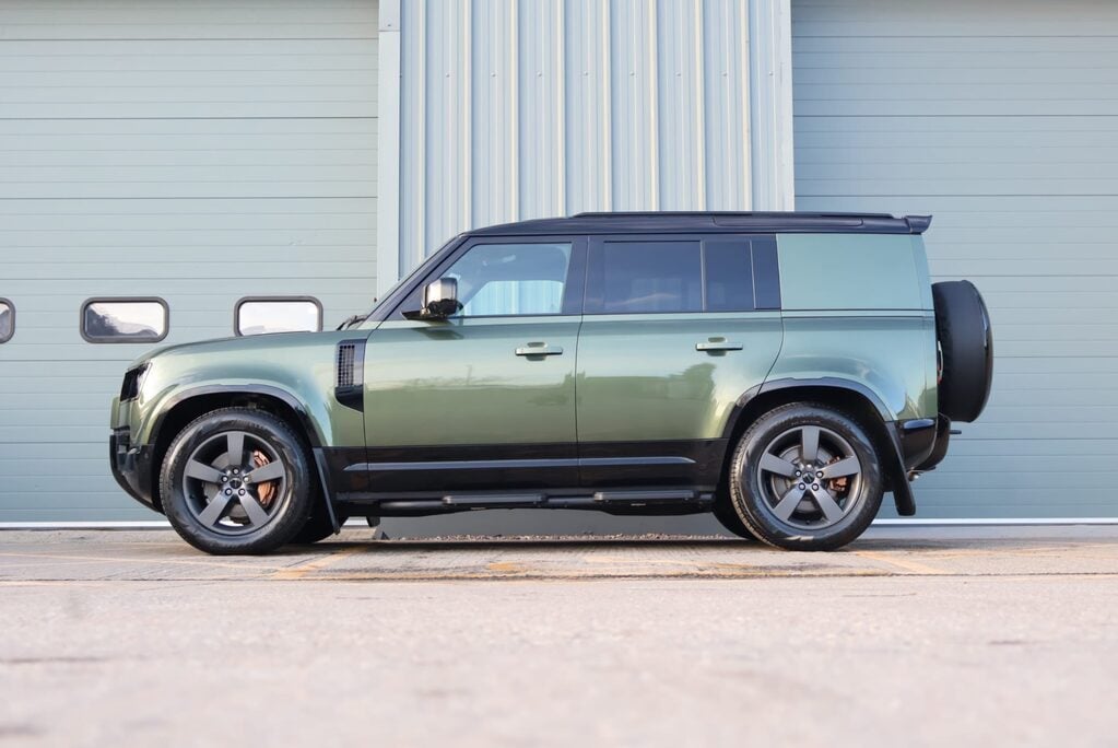 Land Rover Defender 110 75 reg   HARD TOP X-DYNAMIC 350 HSE seeker styled genuine rear seat fitted 8