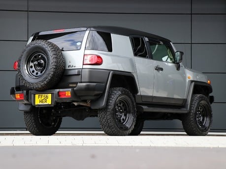 One-off Toyota FJ Cruiser styled exclusively by Seeker UK 2