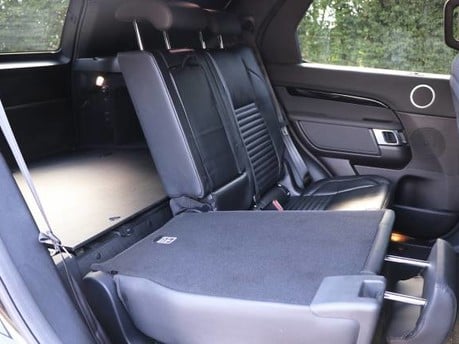 HSE Manual folding rear seating for used Discovery 5 Commercial: Genuine Land Rover seats with ISOFIX (2017+ model) in leather, fitted 6