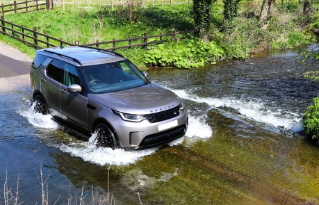 Substantial savings on main dealer prices for all LAND ROVER and RANGE ROVER vehicle SERVICING at SEEKER UK
