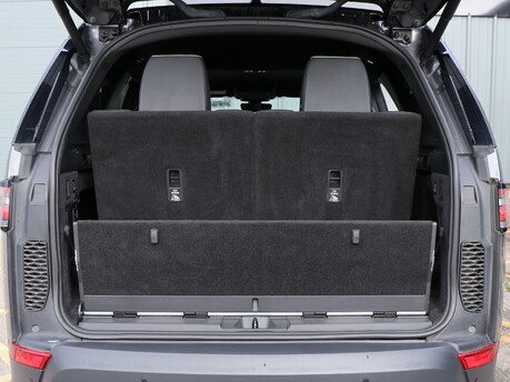 New from SEEKER UK, genuine Land Rover rear seat conversion for the Discovery 5, HSE trim with cream piping 5