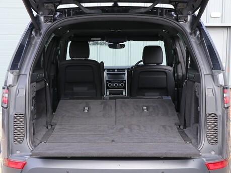 New from SEEKER UK, genuine Land Rover rear seat conversion for the Discovery 5, HSE trim with cream piping 6