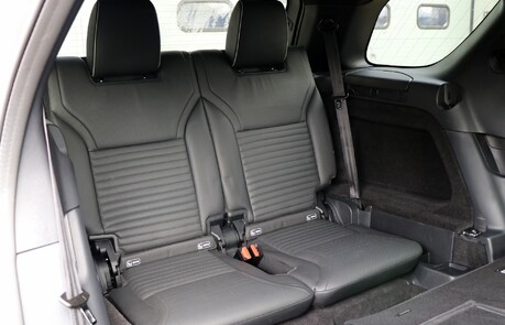 Upgrade your Discovery 5 from a 5-seater to a 7-seater passenger style vehicle