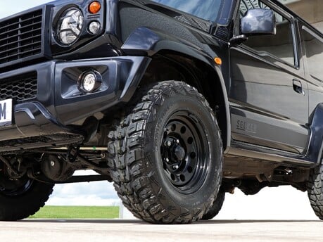 Enhance Your Suzuki Jimny with SEEKER UK’s Ultimate Styling Package 5