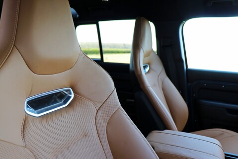 Defender 110 Commercial 7