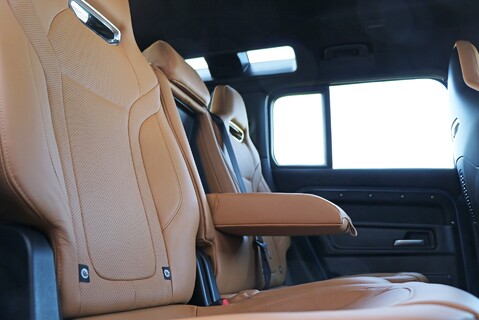 Defender 110 Commercial 5
