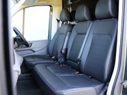 Volkswagen Crafter 10